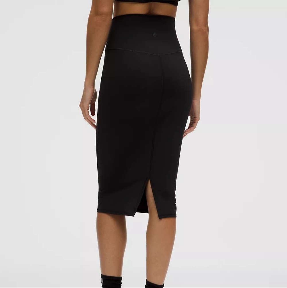 Lululemon Nulu™ Slim-Fit High-Rise Midi Skirt – Black – Size 4 (NWOT)
